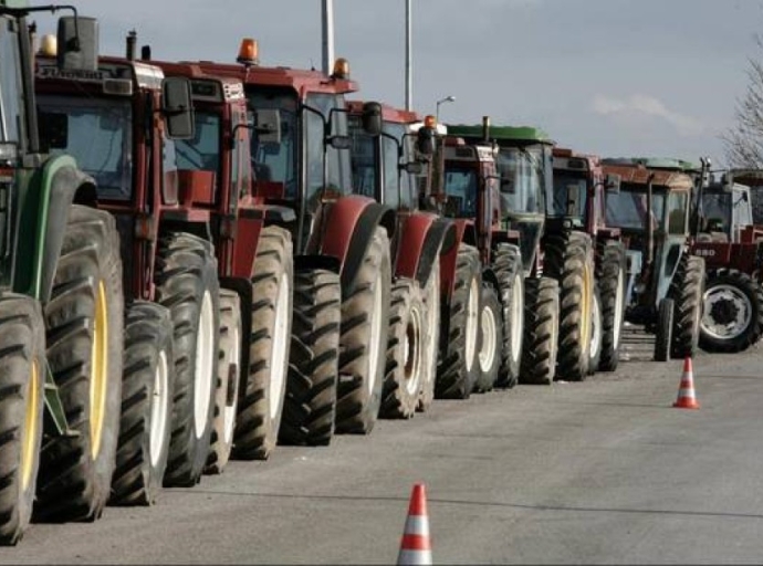 Δεν κάνουν πίσω οι αγρότες και ενισχύουν τα μπλόκα – Ποιους δρόμους θα κλείσουν σήμερα σε Αχαΐα, Ηλεία, Αιτωλοακαρνανία