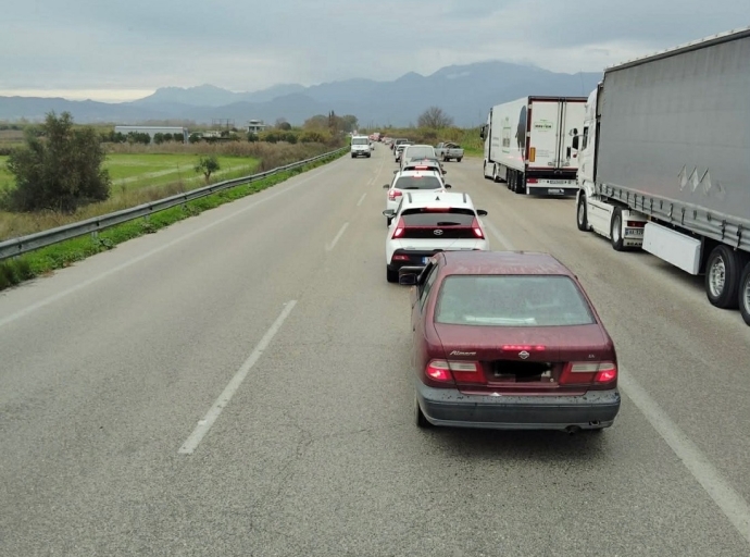 Αγρίνιο: Ουρές χιλιομέτρων και ταλαιπωρία – «παλιές δόξες» στην εθνική οδό