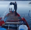 Θαλασσινό νερό στα καΐκια για καλή χρονιά – Τηρήθηκε και φέτος το έθιμο