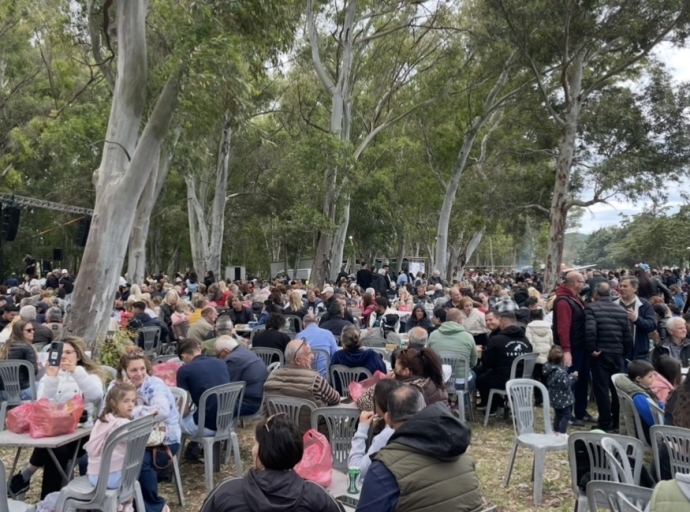 Ισχυρή προσέλευση στη Βόνιτσα για τη Γιορτή Αλόγου – Τόνωση της τοπικής αγοράς