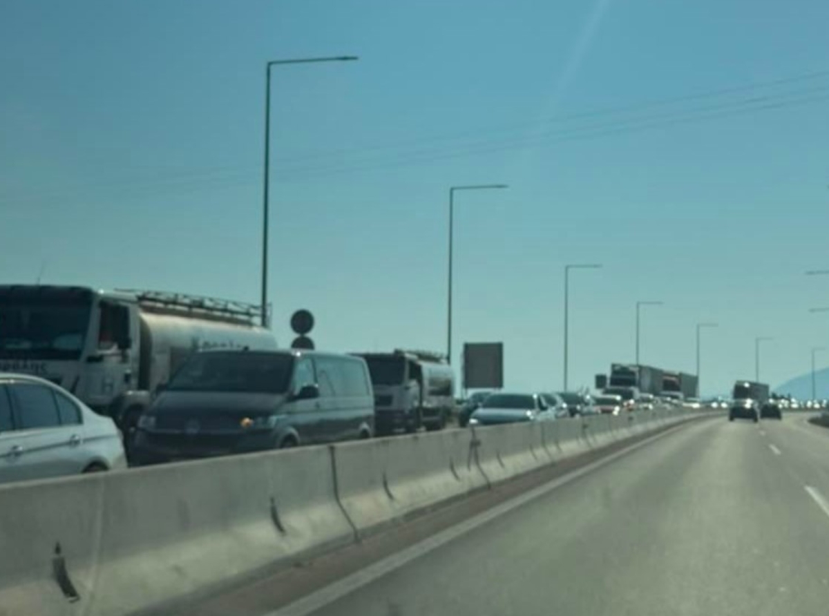 Χιλιόμετρα οι ουρές σε Άκτιο και Λευκάδα